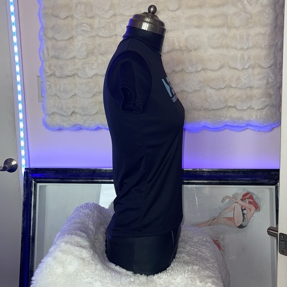 Under Armour Women's Black Graphic Tee - Picture 5 of 7